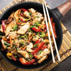 Rosmarino Black Line - Wokpan - Ø30cm - 100% PFAS & PFOA Vrij - Gegoten Aluminium - Non-stick Minerale Coating - Ergonomische Handgreep - Geschikt Voor Alle Warmtebronnen & Vaatwasser -Greenpan Winkel 1200x1200 237