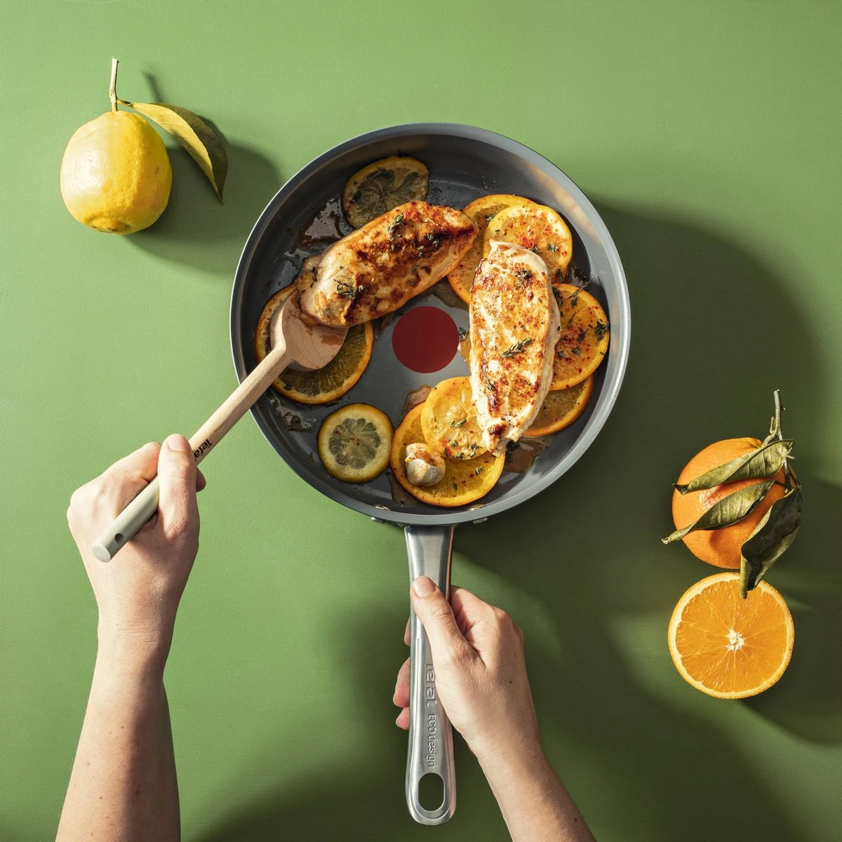 Tefal Renew+ Keramische Hapjespan - Ø 24 Cm - Met Deksel 7 Tefal Renew+ Keramische Hapjespan - Ø 24 Cm - Met Deksel - Afbeelding 7