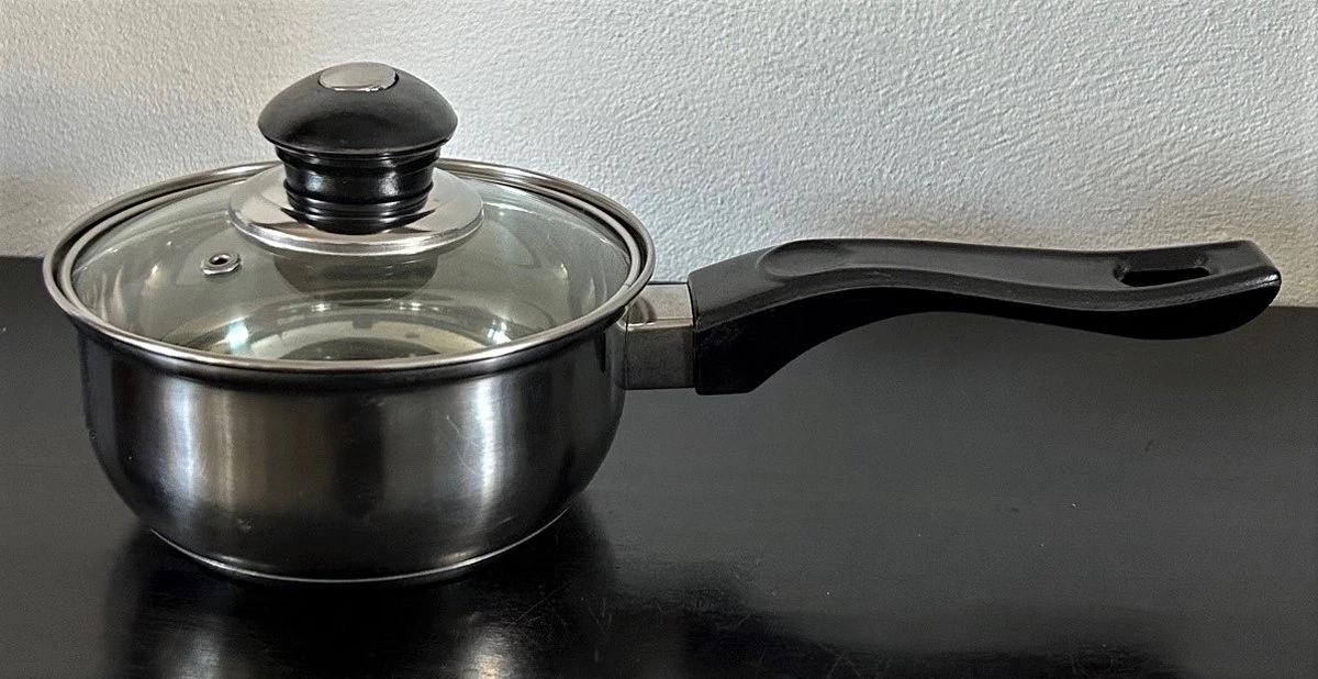 Merkloos Haute Cuisine Bakeliet - Steelpan Met Deksel 14 Cm 1 Merkloos Haute Cuisine Bakeliet - Steelpan Met Deksel 14 Cm