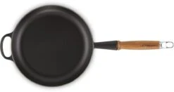 Le Creuset Koekenpan Signature Mat Zwart - ø 28 Cm / 2.6 Liter - Geëmailleerde Anti-aanbaklaag -Greenpan Winkel 1200x635 2