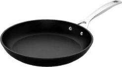 Le Creuset Koekenpan Les Forgées TNS - ø 22 Cm - Standaard Anti-aanbaklaag -Greenpan Winkel 1200x665 1