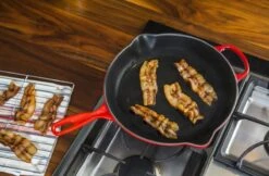 Le Creuset - Gietijzeren Ronde Skillet In Kersenrood 23cm 10 Le Creuset - Gietijzeren Ronde Skillet In Kersenrood 23cm -Greenpan Winkel 1200x787 1