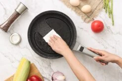 Swiss Pro+ | Set 14 Delige Pannenset | Inductie - Pannensets - Glazen Deksel - Met Afneembare Handgreep - Marmeren Interieur -PFAS-vrij | Grey / Silver 22 Swiss Pro+ | Set 14 Delige Pannenset | Inductie - Pannensets - Glazen Deksel - Met Afneembare Handgreep - Marmeren Interieur -PFAS-vrij | Grey / Silver -Greenpan Winkel 1200x799 105