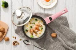 Swiss Pro+ | Set 14 Delige Pannenset | Inductie - Pannensets - Glazen Deksel - Met Afneembare Handgreep - Marmeren Interieur -PFAS-vrij | Pink 17 Swiss Pro+ | Set 14 Delige Pannenset | Inductie - Pannensets - Glazen Deksel - Met Afneembare Handgreep - Marmeren Interieur -PFAS-vrij | Pink -Greenpan Winkel 1200x799 108