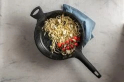 Sola Hapjespan Fair Cooking - Ø 28 Cm - Zwart/wit - Aluminium - Antiaanbaklaag 11 Sola Hapjespan Fair Cooking - Ø 28 Cm - Zwart/wit - Aluminium - Antiaanbaklaag -Greenpan Winkel 1200x799 52