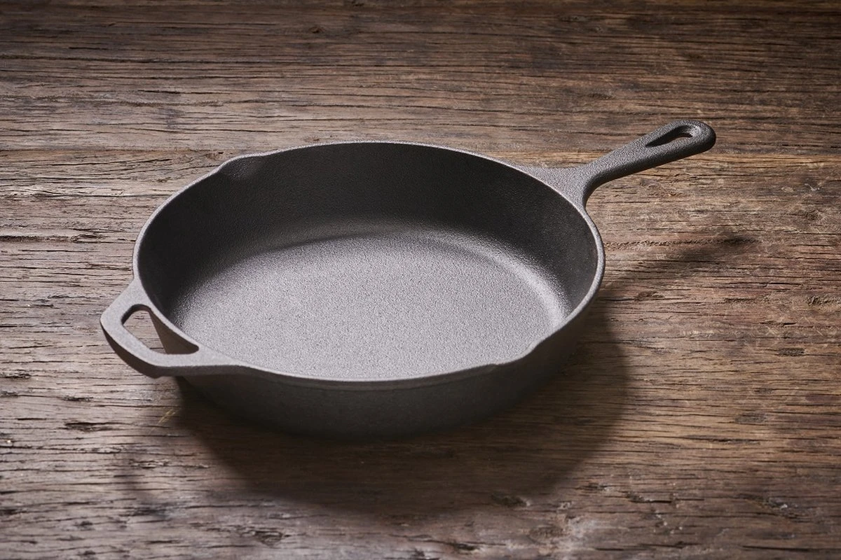 Koock Amsterdam® Skillet - Gietijzer - 25cm - Koekenpan - Geschikt Voor Alle Warmtebronnen 5 Koock Amsterdam® Skillet - Gietijzer - 25cm - Koekenpan - Geschikt Voor Alle Warmtebronnen - Afbeelding 5