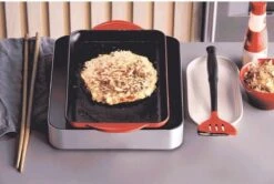 Le Creuset - Gietijzeren Grillplaat - 32x22cm - Kersenrood -Greenpan Winkel 1200x807 4