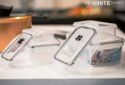 The White Series - Keramische Pannenset Met Glazen Deksels - Inclusief Set Vershoudbakjes - Zwart 9 The White Series - Keramische Pannenset Met Glazen Deksels - Inclusief Set Vershoudbakjes - Zwart -Greenpan Winkel 1200x813 5