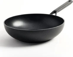 KitchenAid Classic Forged Aluminium Wok ø28cm - Zwart - Inductie - Anti-aanbak -Greenpan Winkel 1200x941